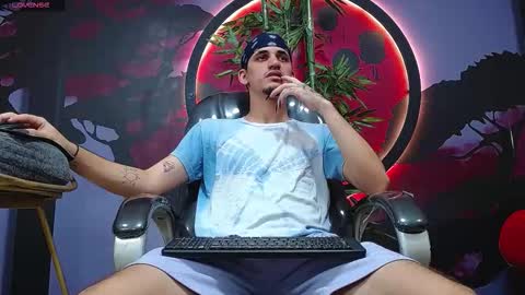 king voy online show from November 17, 2025, 8:03 pm