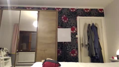 sexysexyhotwetpinkredpussy online show from April 14, 2026, 8:37 pm