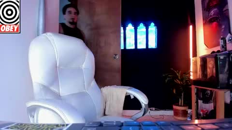 Snapshot of kingbear777 chatting on December 1, 2025, 4:06 am King Bear online show from December 1, 2025, 4:06 am