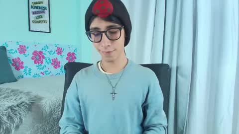 kingdanny_8 online show from October 17, 2025, 2:26 am