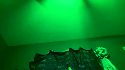 Snapshot of kingecstasyxxx chatting on November 27, 2025, 12:07 pm KingEcstasyXXX online show from November 27, 2025, 12:07 pm