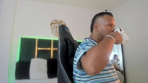 Snapshot of kingg_jay chatting on May 23, 2026, 12:09 pm kingg_jay online show from May 23, 2026, 12:09 pm