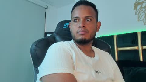Snapshot of kingg_jay chatting on June 20, 2026, 11:35 am kingg_jay online show from June 20, 2026, 11:35 am