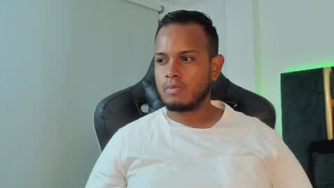 Snapshot of kingg_jay chatting on June 22, 2026, 11:40 am kingg_jay online show from June 22, 2026, 11:40 am