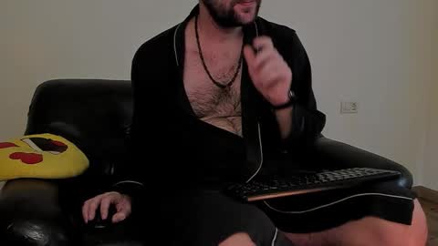 Snapshot of kingmallcom chatting on November 17, 2025, 6:03 pm The King online show from November 17, 2025, 6:03 pm