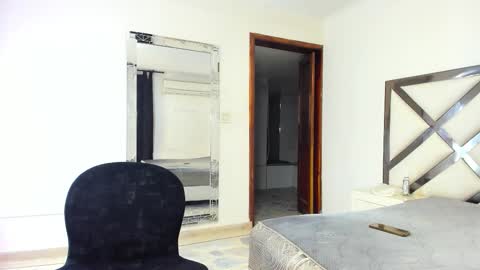 Snapshot of kingmaverickx chatting on September 15, 2025, 12:49 pm kingmaverickx online show from September 15, 2025, 12:49 pm