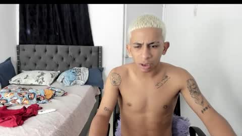 DOMINANT ALPHA KINGS online show from November 17, 2025, 5:02 am