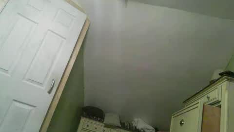 Snapshot of kinkster615 chatting on February 14, 2025, 2:28 am Kinkster online show from February 14, 2025, 2:28 am