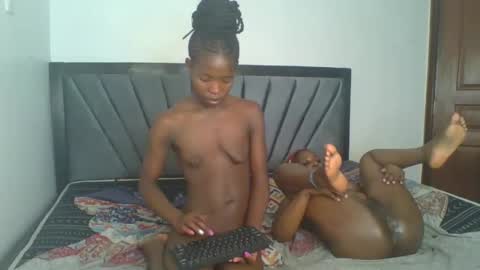 kinky_aria online show from November 27, 2025, 9:28 pm