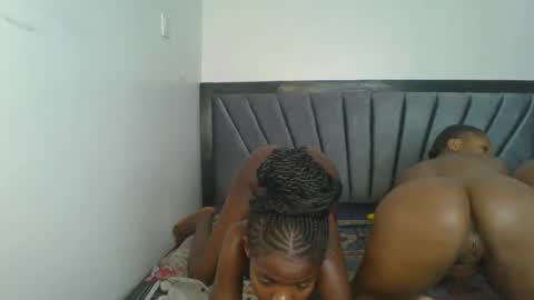 kinky_aria online show from December 1, 2025, 9:03 am