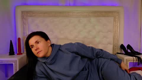 Snapshot of kinky_courtney chatting on February 25, 2025, 12:25 am Courtney online show from February 25, 2025, 12:25 am