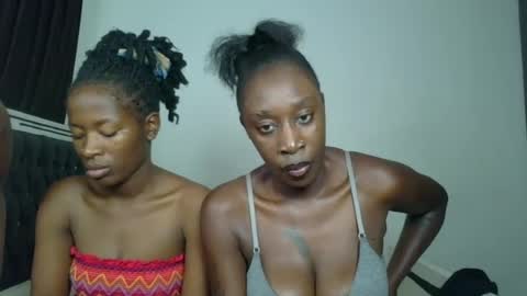 kinky_leila online show from July 8, 2026, 7:18 pm
