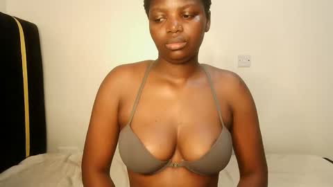 Snapshot of kinky_lola1 chatting on October 11, 2025, 2:11 am Lola online show from October 11, 2025, 2:11 am