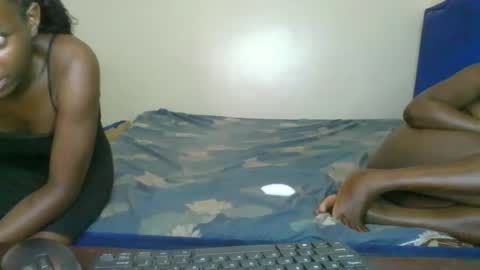 Snapshot of kinky_roey chatting on February 7, 2025, 3:34 am kinky_roey online show from February 7, 2025, 3:34 am