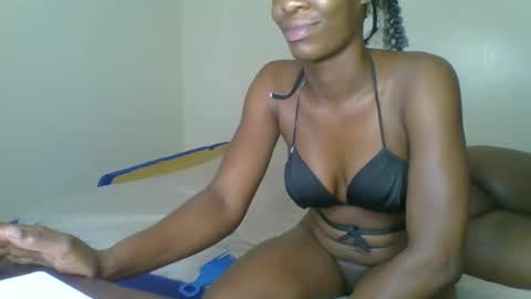 Snapshot of kinky_roey chatting on February 23, 2025, 11:22 am kinky_roey online show from February 23, 2025, 11:22 am