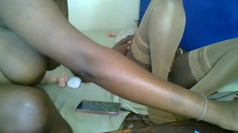 Snapshot of kinky_roey chatting on February 28, 2025, 3:48 am kinky_roey online show from February 28, 2025, 3:48 am