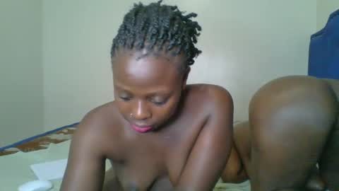 Snapshot of kinky_roey chatting on March 10, 2025, 5:00 am kinky_roey online show from March 10, 2025, 5:00 am