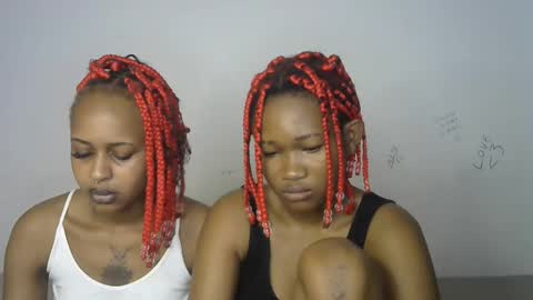 Cupshee and cushey online show from September 26, 2025, 2:43 pm