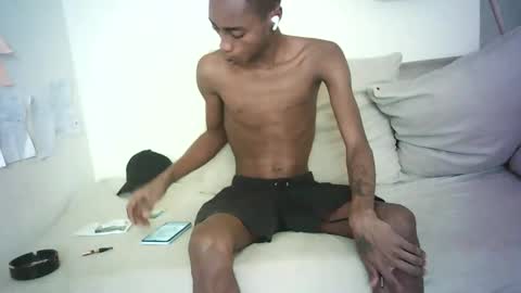 kinkybby_ online show from March 9, 2025, 9:46 am