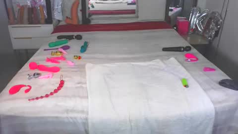 Snapshot of kinkybunz chatting on February 19, 2026, 2:07 am KinyBunz online show from February 19, 2026, 2:07 am