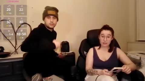 Snapshot of kinkycouple1789 chatting on December 27, 2024, 3:42 am Maysie and Hunter online show from December 27, 2024, 3:42 am