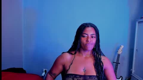 Kinky online show from June 24, 2026, 10:42 pm