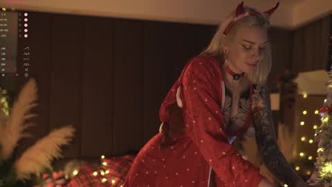 kinkylina_ online show from December 23, 2024, 12:52 pm