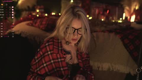 kinkylina_ online show from January 1, 2025, 2:20 pm