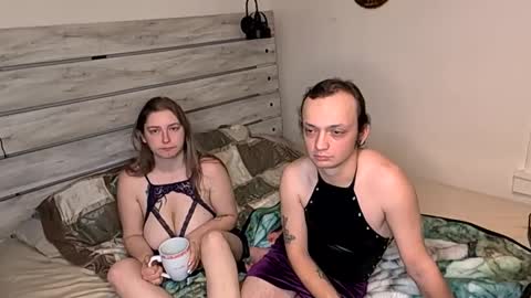 Snapshot of kinkyqueenandpet95 chatting on February 9, 2025, 4:25 am kinkyqueenandpet95 online show from February 9, 2025, 4:25 am