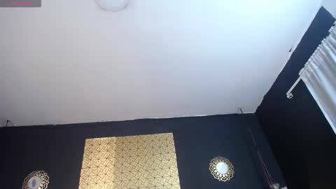 Snapshot of kinkyy_mom chatting on February 10, 2026, 4:11 pm kinkyy_mom online show from February 10, 2026, 4:11 pm