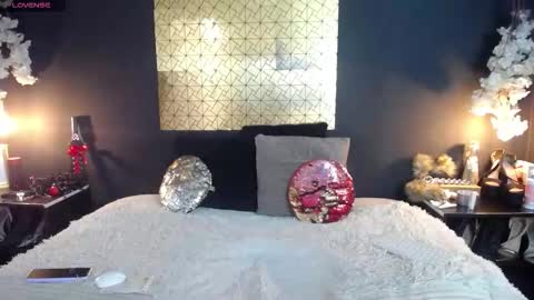 Snapshot of kinkyy_mom chatting on February 17, 2026, 4:24 pm kinkyy_mom online show from February 17, 2026, 4:24 pm