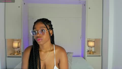 M A R A  online show from October 5, 2025, 12:03 pm