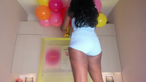 Snapshot of kiomarabaker chatting on January 13, 2026, 11:59 am M A R A online show from January 13, 2026, 11:59 am