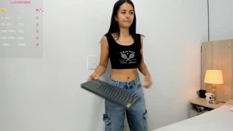 Snapshot of kira_dubois chatting on April 23, 2026, 11:31 am Kira online show from April 23, 2026, 11:31 am