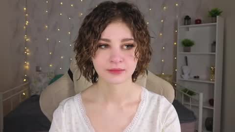 Snapshot of kira_fluffy chatting on May 22, 2026, 5:58 am Kira online show from May 22, 2026, 5:58 am