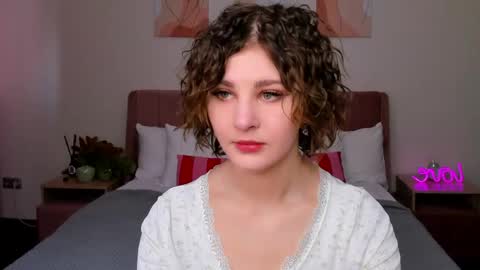 Snapshot of kira_fluffy chatting on May 25, 2026, 12:16 am Kira online show from May 25, 2026, 12:16 am