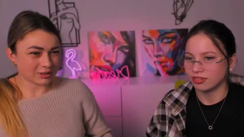 kira fox x online show from November 11, 2025, 1:11 pm