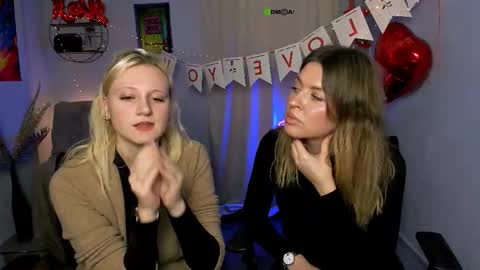 Snapshot of kira_kisses_ chatting on February 18, 2026, 1:18 pm Kira online show from February 18, 2026, 1:18 pm