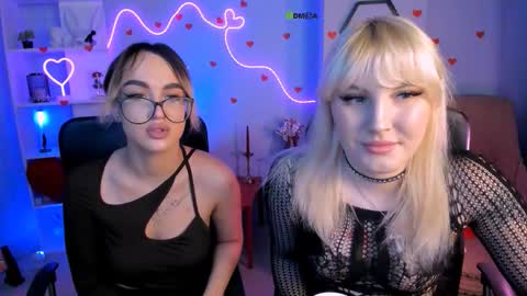 Snapshot of kira_kisses_ chatting on February 19, 2026, 9:00 pm Kira online show from February 19, 2026, 9:00 pm