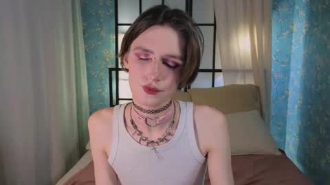 Snapshot of kira_long chatting on November 16, 2025, 8:03 pm MADI online show from November 16, 2025, 8:03 pm