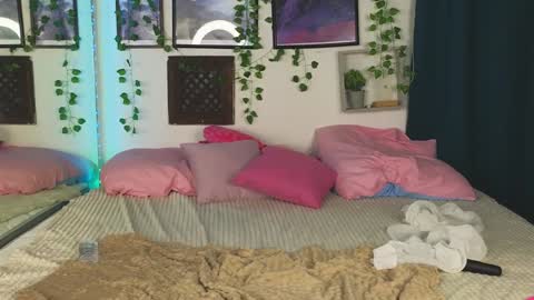 Snapshot of kira_low chatting on January 10, 2025, 11:18 pm Kira online show from January 10, 2025, 11:18 pm
