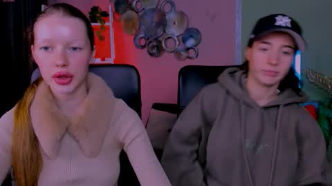 Snapshot of kira_neko chatting on October 3, 2025, 7:00 pm Kira online show from October 3, 2025, 7:00 pm