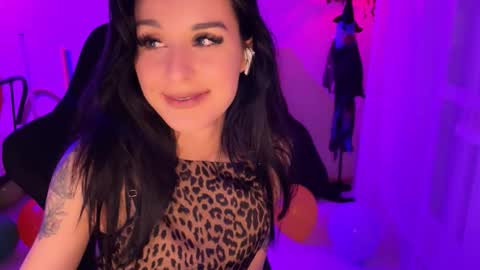 Kira online show from October 16, 2025, 3:07 am