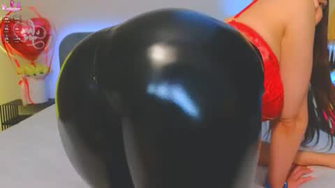 Snapshot of kira_sexxx chatting on February 13, 2026, 6:15 pm Kira online show from February 13, 2026, 6:15 pm