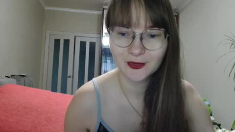 KiraGoldens online show from December 17, 2025, 6:30 am