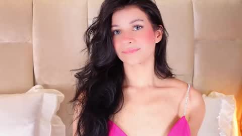 kira online show from October 18, 2025, 1:52 am