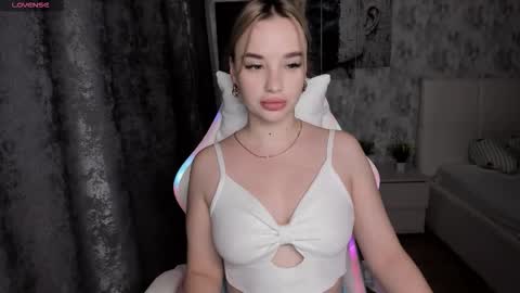 kirakrox online show from October 18, 2025, 7:25 pm