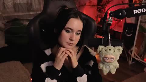 Kira    online show from November 2, 2025, 1:19 am