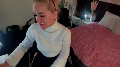 Kira online show from October 14, 2025, 1:50 am