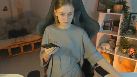 Snapshot of kiramontoyaa chatting on March 2, 2025, 2:10 pm Kira online show from March 2, 2025, 2:10 pm